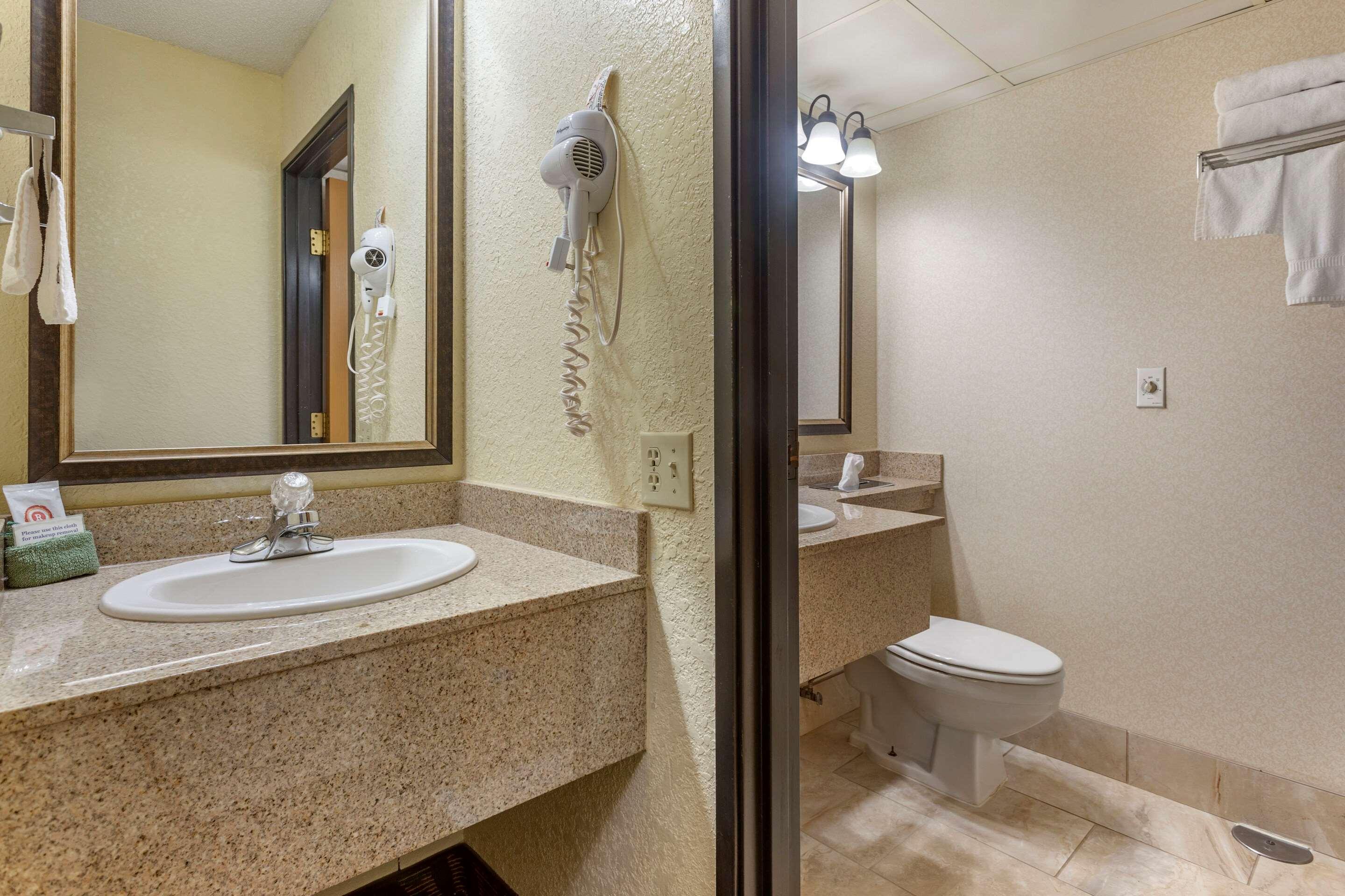 Comfort Inn At Thousand Hills Branson Exterior photo